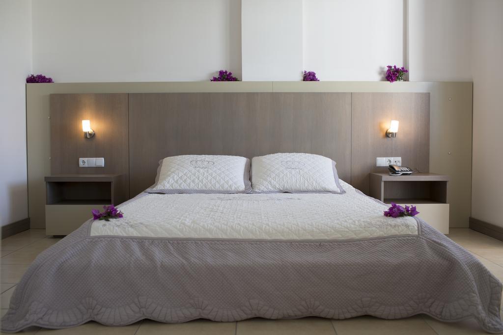 بودروم Genc Hotel الغرفة الصورة